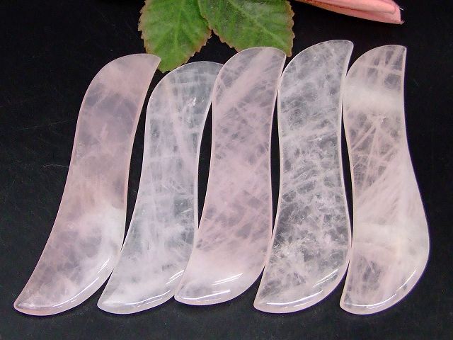 k3-26D　　5A ローズクォーツ かっさプレート ポーチ付き 美肌 美顔 美容 マッサージ用 ネコポス送料無料 天然石 パワーストーン