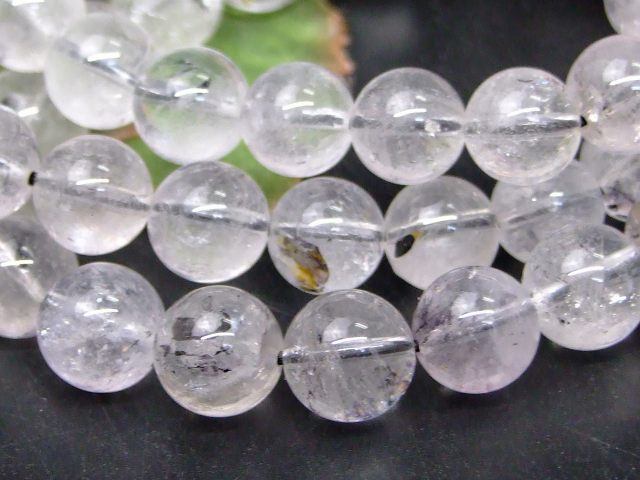 g3-1761A　　グラファイトインクォーツ 10mm A ブレスレット 内径17cm 黒鉛 石墨入り水晶 クリスタル ポーチ付き ブラジル産 送料無料 天然石 パワーストーン