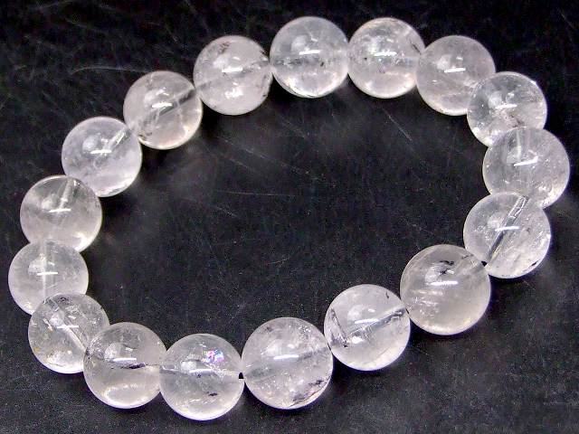 68198　　グラファイトインクォーツ 虹入り 12mm~13mm A ブレスレット 内径18cm 黒鉛 石墨入り水晶 ク..
