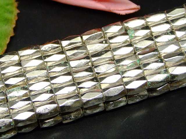 H3-1B　　工場処分品特価 今月半額以下 わけあり ヘマタイト シルバー 磁気あり 8mm×5mm カット 磁有 1連40cm 通し針、解説書、1mゴム付き 送料無料 イギリス産 天然石 パワーストーン