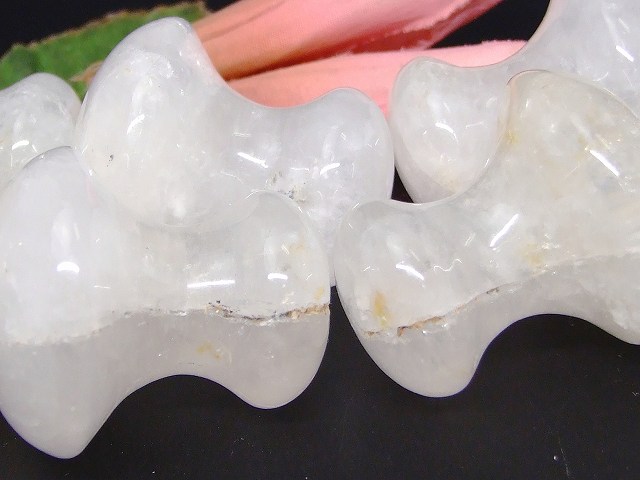 66605　　今月の半額 わけあり 水晶 かっさ 41mm×35mm×25mm 1個売り クリスタル クォーツ ツボ押し マッサージ ネコポス送料無料 天然石 パワーストーン