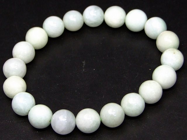 66694　　今月の半額 ミャンマー翡翠 ヒスイ 10mm ブレスレット 内径18cm 鑑別済・本物保証 ポーチ付き 送料無料 ミャンマー産 天然石 パワーストーン