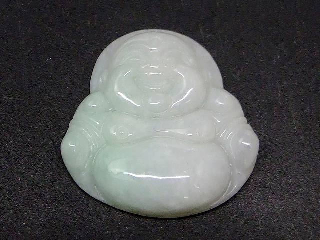 66701　　ミャンマー翡翠 ペンダントトップ 26mm×26mm×18mm 1個売り 七福神 布袋 笑門来福 ヒスイ ジェイド ジェード ミャンマー産 送料無料 天然石 パワーストーン