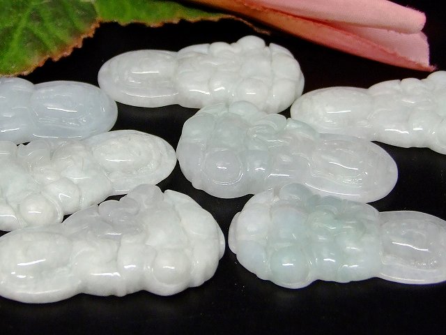 g3-3500B　　ミャンマー翡翠 ペンダントトップ 41mm×24mm×18mm A 1個売り 菩薩 観音 ヒスイ ジェイド ジェード ミャンマー産 送料無料 天然石 パワーストーン