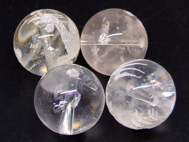 樂天商城 - 68518　　今月の半額 わけあり 虹入り 水晶 四神 18mm 手彫 素彫り 1set (各1粒青龍・白虎・朱雀・玄武) 風水 四神獣 送料無料 天然石 パワーストーン