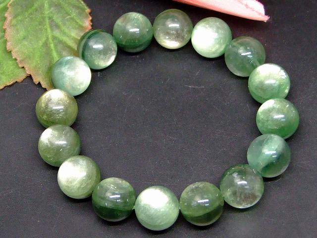 66817　　フックサイト グリーンマイカ 14mm AA ブレスレット 内径19cm グリーンレピドライト カイヤナイト クロム雲母 ポーチ付き ブラジル産 送料無料 天然石 パワーストーン