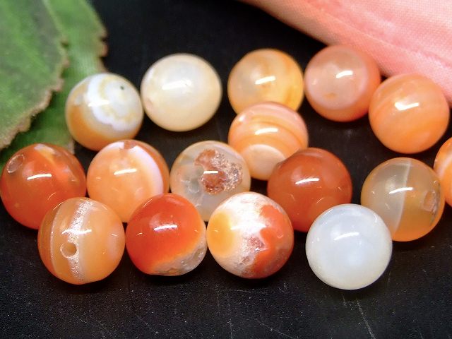 66832　　今月の半額 わけあり 赤天眼石 8mm 1粒売り 神の眼 ネコポス送料無料 チベット産 天然石 パワーストーン