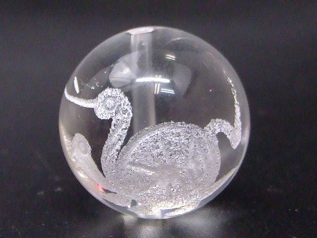 67270　　今月の半額 わけあり 虹入り 水晶 20mm 1粒売り 玄武彫り 素彫り クリスタル クォーツ ネコポ..