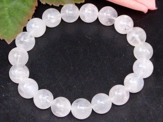 g3-3399M　　スノークォーツ 10mm A+ ブレスレット 内径17cm 乳石英 水晶 クリスタル ポーチ付き 送料無料 天然石 パワーストーン