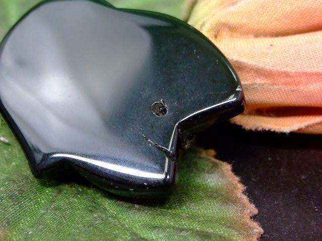 67608　　今月の半額 わけあり オブシディアン 30mm×26mm 1個売り 狐 キツネ きつね 彫り ペンダントトップ 送料無料 アメリカ産 天然石 パワーストーン