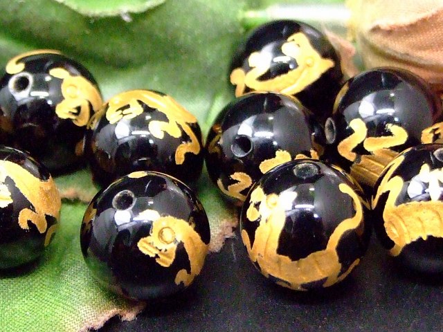 66874　　オニキス　白虎彫り金彫り 12mm 1粒売り ネコポス送料無料有 天然石 パワーストーン