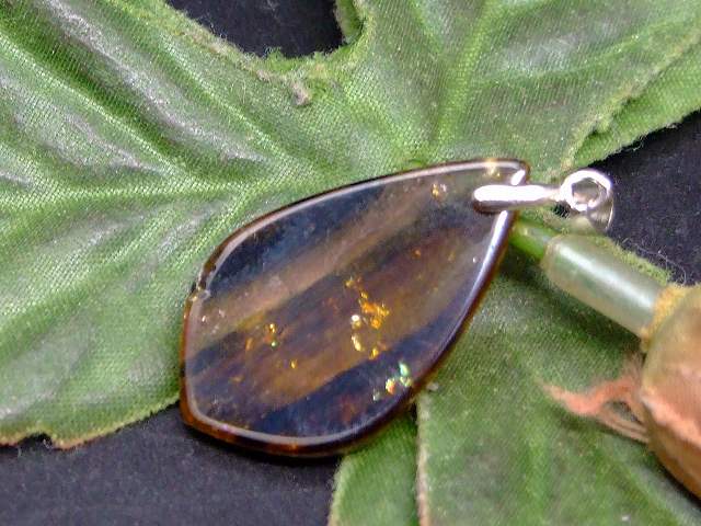 67510　　今月の半額 わけあり トルマリン 電気石 ペンダントトップ 28mm×16mm 1個売り ブラジル産 送料無料 天然石 パワーストーン