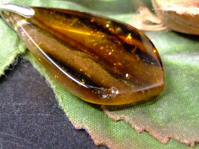 67510　　今月の半額 わけあり トルマリン 電気石 ペンダントトップ 28mm×16mm 1個売り ブラジル産 送料無料 天然石 パワーストーン