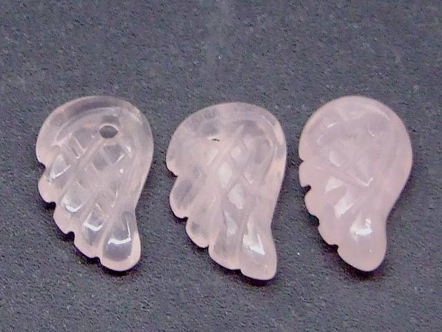 樂天商城 - 63078　　天使の羽 彫り ローズクォーツ 10mm×6mm AA 1個売り ネコポス送料無料 天然石 パワーストーン