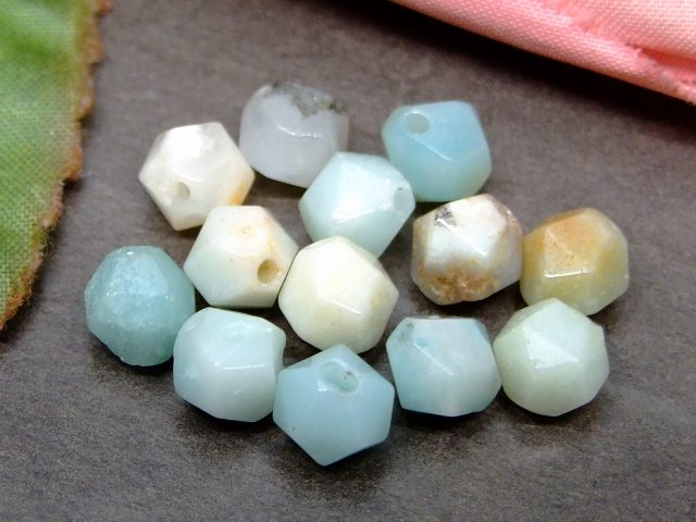 g3-665R　　今月の半額 わけあり ミックスアマゾナイト 天河石 6mm スターカット 1粒売り ネコポス送料無料 天然石 パワーストーン
