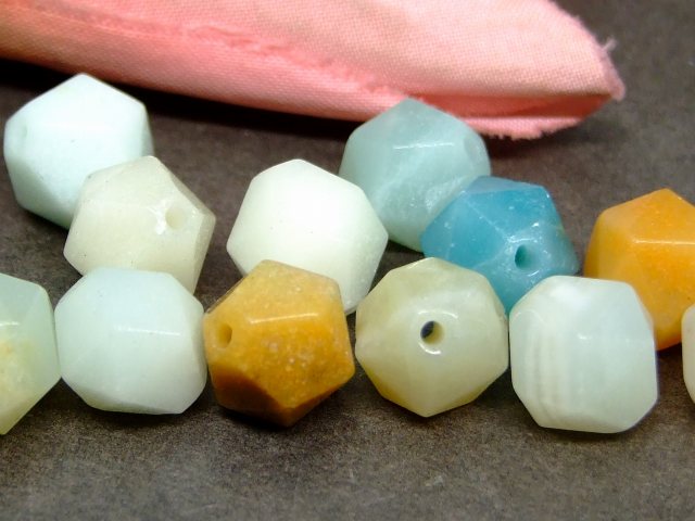 g3-665Q　　ミックスアマゾナイト 天河石 10mm スターカット 1粒売り ネコポス送料無料 天然石 パワーストーン