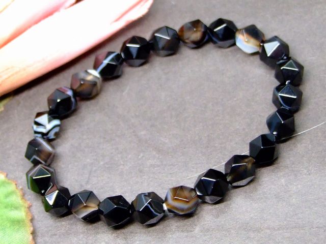 g3-460P　　縞オニキス 8mm スターカット ブレスレット 内径調節可 送料無料 天然石 パワーストーン