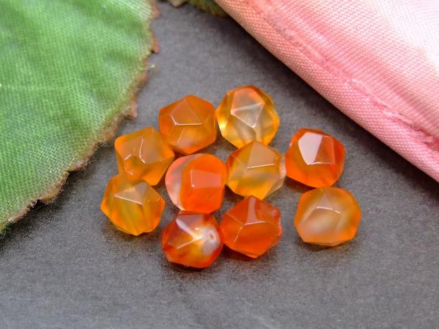 g3-144R　　今月の半額 わけあり カーネリアン 6mm スターカット 1粒売り ネコポス送料無料 天然石 パワーストーン