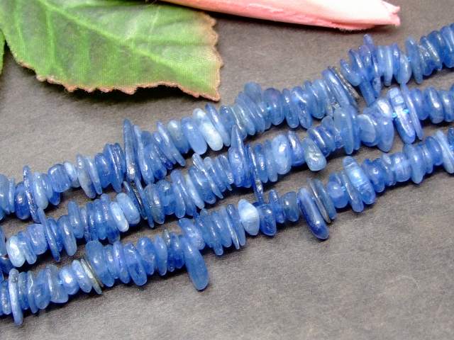 g3-683B　　今月30％OFF カイヤナイト A さざれ 穴あり 1連40cm 通し針、解説書、1mゴム付き ネコポス送料無料 天然石 パワーストーン