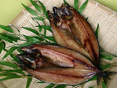 ●サバは日本近海魚の代表的な魚です。秋から冬にかけて脂がのりだし、 産卵前までその脂は落ちないので、サバのおいしい時期はわりと幅があります。 ■「秋鯖は嫁に食わすな」と昔から言われるように、9月から 11月が最もおいしい時期です。 ■成分としては、タンパク質は、魚の標準量ぐらい含まれています。 ■脂 質は、イワシと同じく、コレステロールを取り除く作用のある脂肪酸を多く含んでいます。 それとビタミンB2はB1とともに、肝臓の解毒作用を 高める作用があります。 【同梱発送】10kg以内が1個口の送料になります。 真鯖（まさば） 北海道 1枚-300g前後‐二枚 冷蔵5日 冷凍3ヶ月 真鯖、食塩