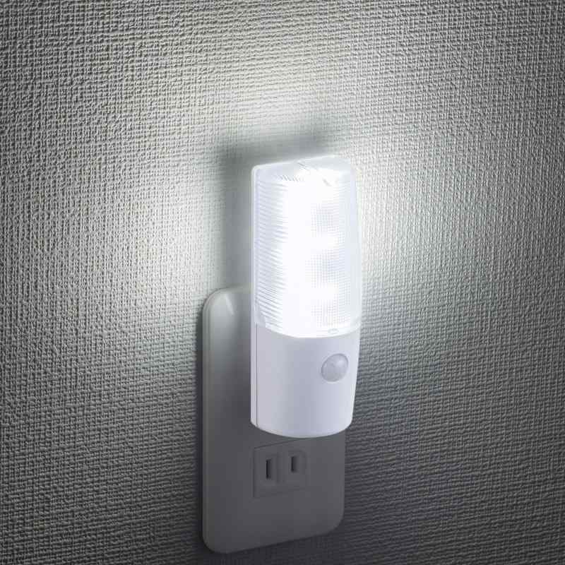 オーム電機 明暗・人感センサー式ナイトライト 屋内用 昼光色 NIT-ALA6JCL-WN 06-0135