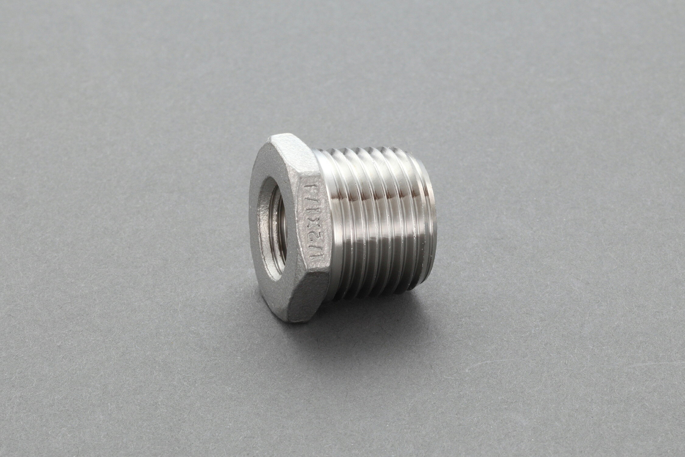 【メーカー在庫あり】 エスコ ESCO R 3/4" x Rc 3/8" ブッシング(ステンレス製) 000012249909 HD