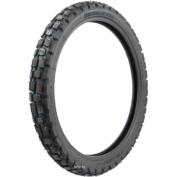 ブリヂストン BRIDGESTONE TRAIL WING TW301用途:フロント用リム径:21インチチューブタイプ標準リム幅(インチ):1.85許容リム幅(インチ):1.40-1.85構造:バイアス荷重指数:45(165kg)速度記号:P(150km/h)一本売り【トレイルウィング TW301特徴】大地を駆ける、ヘビーデューティ・アドベンチャー。シティオフローダー御用達。パタンも、ブロックにも、コンパウンドも、その総合性能はストリート、オフロードを存分にエンジョイするために。ロングライフを実現するトレッド3分割構造SACT(サクト)をON/OFF領域のオフロードタイヤではじめて採用。ウエット性能はパタン、形状、コンパウンドのバランスを充分に配慮し、ストリートでのマンホールやペイント部の走行においても、一般路面と性能格差が大きくでないように配慮。さらに、効果的なパタンデザイン、高速走行時のハンドルのブレの軽減も実現。【代表車種】82年-87年 ホンダ MTX125R88年-97年 ホンダ NX12585年-91年 ホンダ XL12583年-84年 ホンダ XL125Rパリダカール93年-00年 ホンダ XLR125R83年-84年 ホンダ MTX200R/RII85年-86年 ホンダ MTX200R/RII82年-85年 ホンダ XL20085年-87年 ホンダ XL20093年-98年 ホンダ XLR20091年-94年 ホンダ XLディグリー95年-98年 ホンダ XLディグリー05年-07年 ホンダ XR23008年 ホンダ XR23085年-87年 ヤマハ DT12588年-90年 ヤマハ DT12591年-99年 ヤマハ DT12584年 ヤマハ XT12582年-87年 ヤマハ トレールDT125LC82年-86年 ヤマハ XT20085年-88年 ヤマハ セロー22589年-93年 ヤマハ セロー22593年-96年 ヤマハ セロー225W97年-99年 ヤマハ セロー225WE00年-05年 ヤマハ セロー225WE05年-07年 ヤマハ セロー 25008年-17年 ヤマハ セロー 25089年-90年 スズキ TS125R91年-92年 スズキ TS125R93年-98年 スズキ TS125R86年-89年 カワサキ KMX12597年-98年 カワサキ スーパーシェルパ97年-99年 カワサキ スーパーシェルパ00年-07年 カワサキ スーパーシェルパMCS09454楽天 HD店　