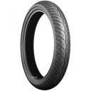 ブリヂストン BRIDGESTONE BATTLAX BT45V用途:フロント用リム径:17インチチューブレスタイプ標準リム幅(インチ):2.50許容リム幅(インチ):2.15-3.00偏平率:80%構造:バイアス荷重指数:57(230kg)速度記号:V(240km/h)一本売り【バトラックス BT-45V特徴】ユーザーニーズに合致したトータル性能の高さでロングセールスを誇るツーリングバイアスの決定版。ウェット性能を高めるシリカ配合のコンパウンドを採用。トレッドパタンはお気に入りのマシンの足元を彩る重要な要素。オーソドックスでありながら斬新な感覚のトレッドパタンは、様々なマシンによくマッチし、もちろん高い排水性も実現。スポーツサクトを採用(リア)。ワインディングを楽しくさせる高いグリップ力とロングツーリングで真価を発揮する耐久性を高いレベルで調和させた。高速領域に耐えうるVレンジ仕様へとポテンシャル・アップ。（BT-45V）GUTT自動進化設計法の採用。バイアスでありながら、ソフトで安定感の高いライディングフィールを実現。荒れた路面、ロングツーリングでライダーの疲労を軽減する。こんなお客様におすすめタウンユースからロングツーリングやワインディングまでオールラウンドで楽しみたいお客様へ。MCS07961楽天 HD店