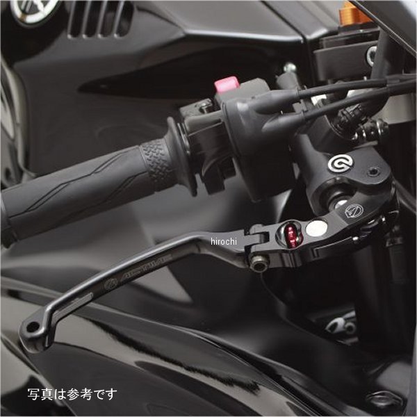 アクティブ ACTIVE STFブレーキレバー22年 ヤマハ XSR90022年-23年 ヤマハ YZF-R7 ABSカラー:レッド位置調整段階数:23クリック1クリック調整幅:1.8mm(0.5°)リペアパーツ識別記号:レバー(R1)、ホルダー(YB-06)全日本ロードレース選手権(主にST600クラス)でのシェア約80％を誇るアクティブ「RS(レーシングスペック)ビレットレバー」のノウハウを生かした設計で、ストリートでの必要十分な機能に特化した可倒式レバーです。精度の高い切削で組み付け後のガタがなく、レバーを真っ直ぐに引くことができるため、指先の力が正確に伝わりライディングに集中できます。手の大きさや夏冬のグローブ厚の違いに対応できる細やかなレバー位置調整機能。※装着画像はブラックです。12030206楽天 HD店