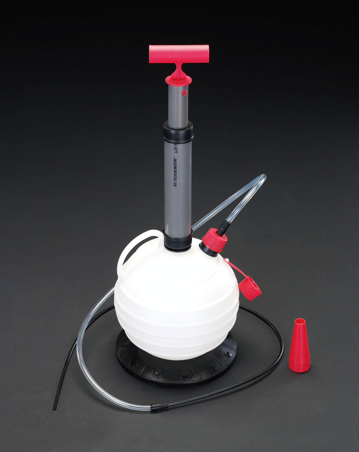 容量：6L本体サイズ：φ23X550mm(ポンプ含)吸入ホース：φ6X2100mm本体排出口：φ25mmノズル先端：φ20mm吸入ホースが細く長いのでどこでも簡単に作業できます。持ち運びにも便利で、手動操作なので出張修理にも最適です。ポンピングでのエンジンオイル、ATF、ギアオイルなどの吸入が可能です。000012203117楽天 HD店　