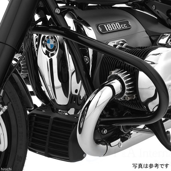 ワンダーリッヒ Wunderlich エンジンガードBMW R18トランスコンチネンタル(※純正レッグシールドカバーとの併用不可)BMW R18Bカラー:ブラックこのBMW R18用エンジンガードは他車種のエンジンガードの規格を超えた贅沢な仕様となっています。車体を美しく魅せるため、通常より極太の32mmパイプを使用。デザイナーはその形状にもこだわり、R18の全体的なスタイルと調和し、独自のアクセントとなるよう、慎重に設計しました。※R18/Classicは適合するエンジンガードが異なります。※写真は参考です。掲載写真の取り付け車種、カラーなど、写真と異なる場合がございます。※実際の製品は改良・仕様変更などにより、一部カラー、形状が異なっている場合がございます。W18100-202楽天 HD店