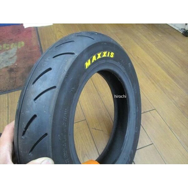 油漢 レインタイヤ 3.50-10マキシスがドラッグレース用に開発したタイヤです。 油漢WORKSでレース活動をするにあたり、理想のレインタイヤを探し続けていましたが、ついに見つけました！ レインタイヤらしくないパターンですが、見た目とは裏腹に、タイヤが非常に柔らかいです。 SWISHやアドレスV125にはく場合は空気圧を2.5キロからセッティングして下さい。恐ろしく速く温まります。 画像2枚目は雨の日に使用した状態です。 雨の日の某ミニバイクサーキットでのテストでは、晴れの日のベストラップから2秒も落ちませんでした。 また、完全にレインタイヤ設定ではないので、真冬の走行にも向いています。 だまされたと思って、是非一度、お使い下さい！ きっと気に入っていただけます！UKS-025楽天 HD店
