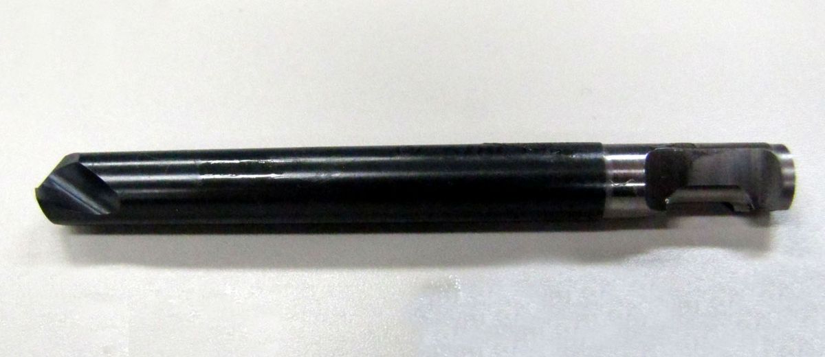 ●用途…EA822A-15〜EA822A-48用センタードリル●適用ホルソー径…15〜49mm●ドリルサイズ…φ8X70mm●重量…約28g000012064258 HD　
