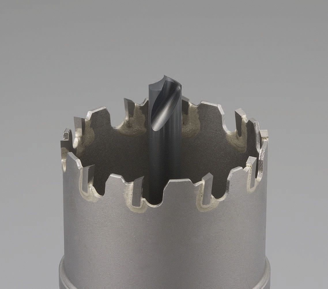 ●用途…板厚4mmまでの鋼板、ステンレス板、銅板、アルミなどへの穴あけ作業に。ステンレスパイプ、鋼管、銅管などの穴あけ作業に。●全長…86mm●刃先径…23mm●シャンク径…10mm●ふところ深さ…35mm回転専用ボディのふところが深く、金属パイプなどの曲面への穴あけが可能000012213414楽天 HD店　