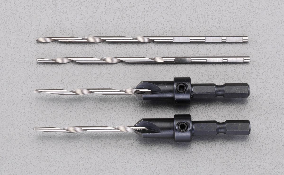 ●(セット内容)…座掘りビット×2下穴用錐×4専用レンチ×1●材質…座掘りビット：鉄鋼45C錐：ハイス鋼●対応ビス長さ…50〜75mm●サイズ…全長101〜125mm座掘りビット：φ9.4×53mm錐：φ3×97mm六角シャンク：6.35mm木材、MDF材の下穴用に。ビスの下穴と座掘りが一発でできる。下穴の深さを調整して木材の割れを抑えます。(スライド式で錐の長さ調節可能)安全のため高速回転(3000回転/分以上)の電動工具では使用しないでください。000012255733楽天 HD店　