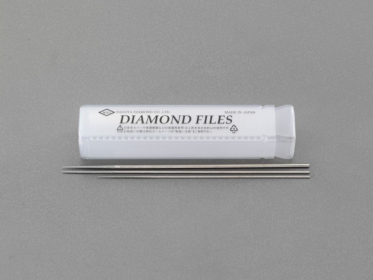 全長：110mm、140mm、140mm粒度：#400形状：丸刃幅：φ1.0mm、φ1.5mm、φ2.0mm刃長：30mm軸径：φ1.0mm、φ1.5mm、φ2.0mm刃材質：SK極細タイプEA826NW-1、-1.5、-2のセット0000...