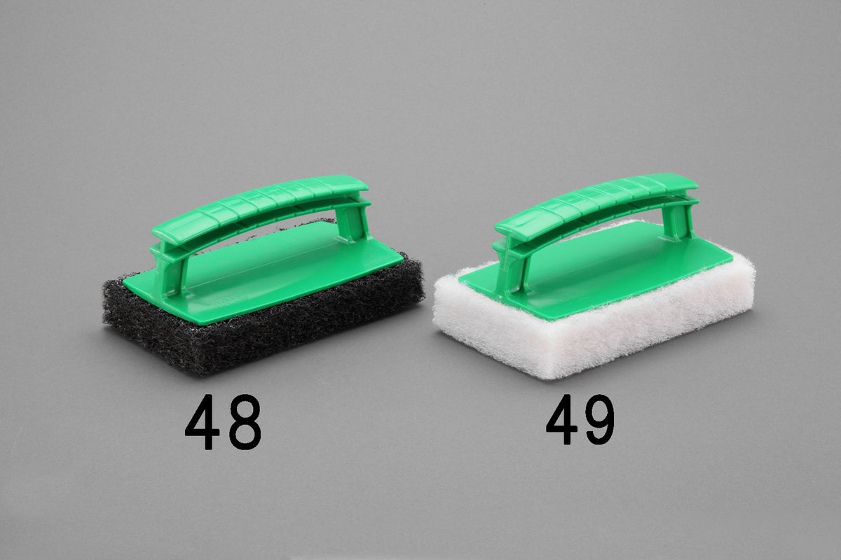 ●色…黒●サイズ…95×150mm●重量…105g●材質…ポリスチレン、ナイロン、ポリエステル不織布●用途…ワックスの剥離作業、隅こすりに軽くて、作業しやすいハンディタイプの ブラシです。000012241991 HD　