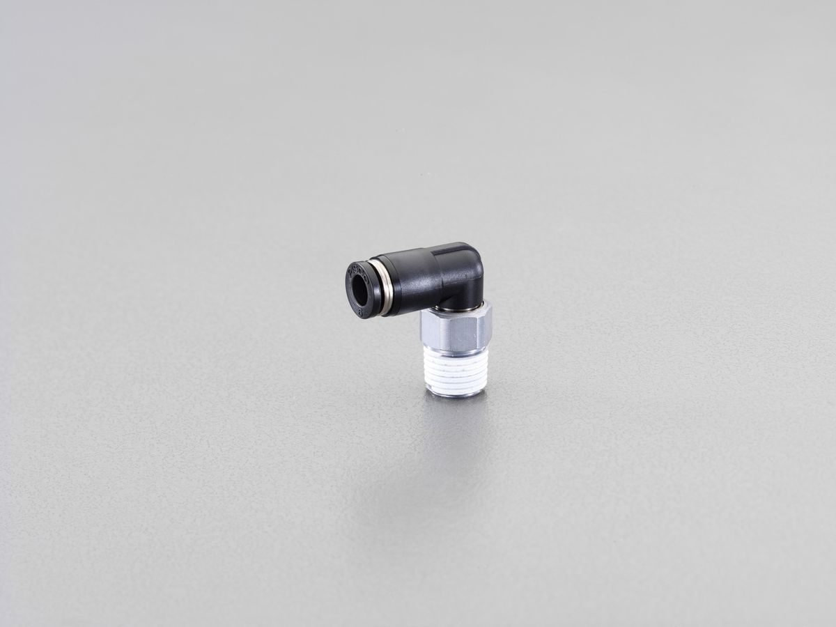 ●形状:エルボ●材質:金属部:黄銅（クロムメッキ）、樹脂部:PBT●使用流体:空気●最高使用圧力:1MPa●使用温度:0-60°C（凍結なきこと）●チューブ外径:10mm●取付ねじ:R3/8"機器の揺動部、回転部に配管可能なワンタッチ継手000012247894 HD　