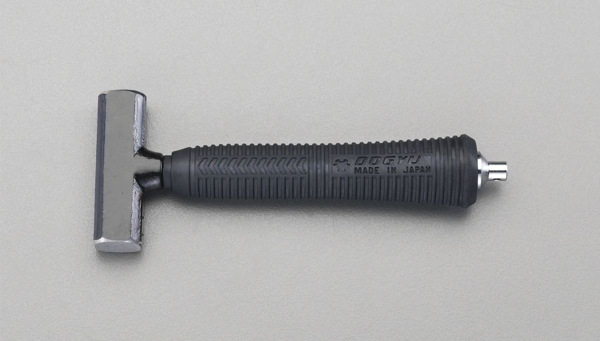 型：八角型頭サイズ：23X20mm頭長：82mm全長：210mm全重量：475g材質：頭：炭素工具鋼（焼入）、柄：鋼管（ゴムグリップ）落下防止用の取付穴付現場で使いやすいポケットサイズ000012238189楽天 HD店　