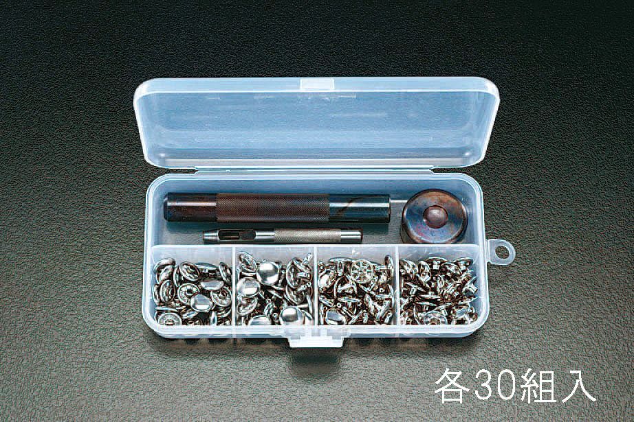 ●(セット内容):●サイズ（頭径×足）:φ13×11.5mm●プラスチックケースサイズ:175×95×30mm打ち棒（φ16×120mm）台（φ35×17mm）下穴用ポンチ特大カシメ（鉄ニッケルメッキ）:30組特大カシメ（ステンレス）:30組000012003531楽天 HD店　