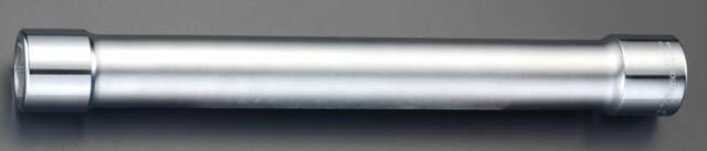 ●差込角…3/4”●全長…400mm(トルクレンチ使用時に最適)●対辺…33mm●外径…49.5mm一体型のため、中間部のガタつきがなく、高精度なトルク管理が可能となり、また不意なソケットの脱落も防止できます。中空構造とすることで従来品との組み合わせ(エクステンションバー+ソケット)と比較して大幅な軽量化を実現。000012087113楽天 HD店　