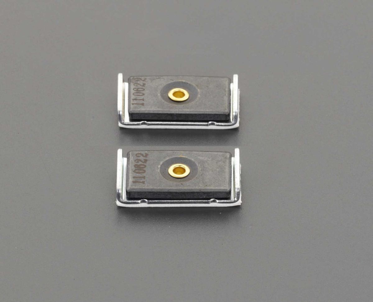 ●サイズ:28.5×15.3×5.7mmマグネットでスチールデスクなどに簡単取付できます。パナソニックテーブルタップ用000012264282楽天 HD店　