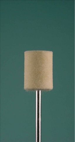 ●材質…羊毛●直径…15mm●軸径…3mm●高さ…20mm●硬さ…ソフト●最大回転数…30000rpm上質できめ細かい羊毛を高密度に圧縮したバフです。形状変化が少なく研磨剤の保持力にも優れ効果的な研磨が出来ます。油分、水分の吸収は良く、研磨剤(砥粒)の偏った表面突出を防ぎ、美しい仕上り綿が得られます。。クッション性が高く、作業綿になじみやすい適度な硬さです。000012240919楽天 HD店　