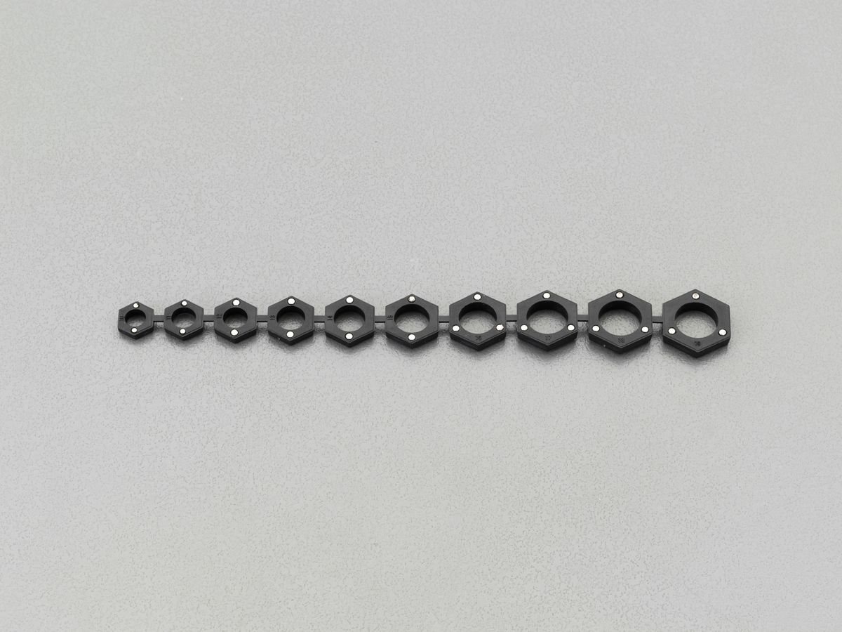 ●(セット内容)…10点●対辺…10mm、11mm、12mm、13mm、14mm、15mm、16mm、17mm、18mm、19mm●厚み…3mm、3mm、3.5mm、3.5mm、3.5mm、3.5mm、4mm、4mm、4mm、4.m●全長（セット時）…172mm6角・12角・スタンダード・ロング・ディープ等、いずれのタイプでも使用可能です。ソケットに装着することにより磁力でボルト・ナットを保持が可能磁石が直接ソケットに触れない為、ソケットを磁化しません。六角部分は樹脂の為、ソケットを傷付けません。000012255531楽天 HD店　
