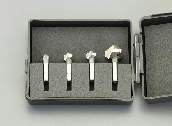 材質:HSS(ハイス)六角シャンク:6.35mm(1/4”)サイズ(最大径×全長):8.3×31・10.4×34・12.4×35・20.5×41mm(各1本)先端:90°総重量:約105g3溝バリとり、面取り、穴あけにプラスチックケース(110×95×25mm)付EA827WA-1A楽天 HD店　