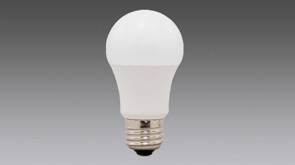 口金：E26口金(直径26mm)電圧：100V定格寿命：40,000時間定格消費電力：2.9W定格入力電流：0.057A光色：昼白色全光束：約325lmサイズ：φ52x98(H)mm重量：50g材質：本体：PBT、アルミ カバー：ポリカーボネート 口金：真鍮配光角：220°色温度：5000K演色性：Ra 80白熱電球のような光の広がりがある広配光タイプなので、ダウンライトの器具やリビング、ダイニングなどの照明に最適です。密閉器具対応。(器具の種類によっては使用できなかったり、寿命が短くなる場合があります。)000012294726楽天 HD店　