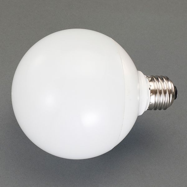 口金：E26電圧：100V定格寿命：40,000時間定格消費電力：13.0W光色：昼光色全光束：1430lm周波数：50/60Hz共用定格入力電流：230mAエネルギー消費効率：110.0lm/Wサイズ：外径：95mm 全長：125mm重量：75g白熱電球に近いサイズなので、様々な器具への取り換えが可能です。ワイドに明るい広配光設計です。密閉型器具対応省エネ法2027年度目標基準達成入数：1個EA758XA-95楽天 HD店　