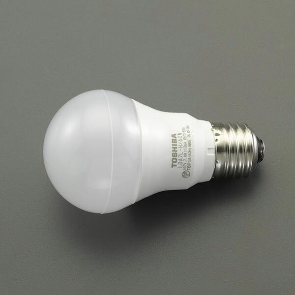 ワット区分：一般電球60W形相当口金：E26重量：47g全光束：810lm色温度：2700K定格寿命：40,000時間消費電力：7.3W光源色：電球色サイズ：外径55mm、全長98mmグローブ種別：樹脂乳白周波数：50/60Hz電圧：100V電流：0.13A平均演色評価数：Ra80エネルギー消費効率：110.9　lm/W省エネ達成率：117%配光角：140度一般電球形LED電球に特有のまぶしさ感を低減電球フォルムでコンパクト点灯直後からすぐに明るい発熱量が少ない万が一の時にも割れにくい樹脂カバーを採用紫外放射がほとんどありません水銀を含有していない、環境に配慮した電球です密閉形器具対応(器具の種類によっては使用できない場合があります)入数：1個EA758XY-5E楽天 HD店　