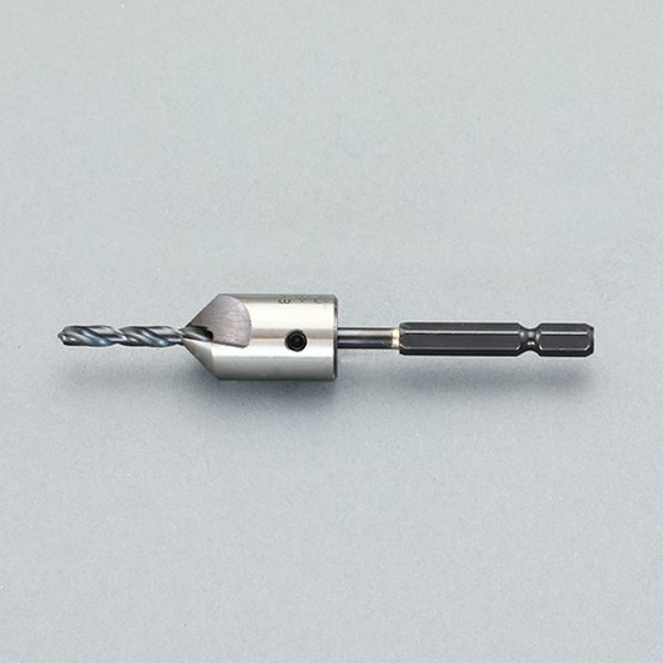 サイズ(W×D×H)mm：9×9×109サイズ(刃先外径)：15×4材質：ハイス鋼軸径：6.35用途：鉄工有効長：2.3対応：インパクト最小径：4mm最大径：15mm六角シャンク皿錐はビス等の下穴と埋め込み用の皿取り加工を同時に行える錐です。入数：1本EA824DY-34楽天 HD店　