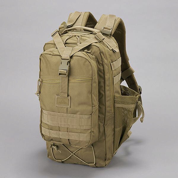 サイズ（W×D×H）mm：254×229×457容量：23L色：コヨーテ材質：ポリエステル(600デニール)外ポケット2個、内ポケット4個、ペットボトルホルダー2個、ペンホルダー3個、カードホルダー1個15インチまでのノートパソコンが収納できます。両サイドにペットボトルホルダーがあります。2.5Lの給水パックの収納可能。入数：1個000012340744楽天 HD店　